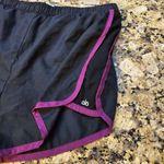 Alo Yoga Women's Black And‎ Purple Running Shorts Lined Sz S Photo 2