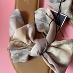 West Loop Bowtie Sandles Photo 2