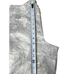 Bandolino Womens Selene Acid Wash Camo White Gray Printed Capri Pants Size 8 Photo 6