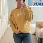 STAY GOLD yellow crew neck! Photo 1
