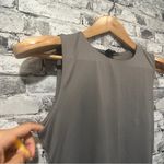Tahari EUC Grey Sleeveless Muscle Tee Size S Photo 2