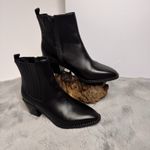 Deltan, women's Sz 9 black leather zip Photo 14