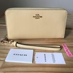 Coach Wallet Photo 0