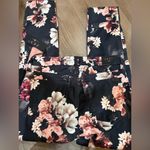 Floral print jeans. New with tags. Size 4 Photo 5