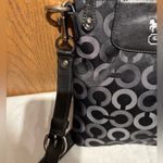 MADISON Black Grey Op Art Stage coach Pleated Crossbody Purse 43430 Photo 7