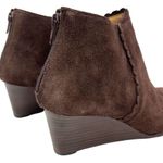 Jack Rogers Wedge Ankle Bootie Emery Dark Espresso Scalloped Trim Suede Size 6 Photo 3