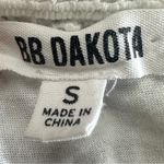 BB Dakota  Women's White Off Shoulder Boho Floral Intricate Crochet Lace Top S Photo 4