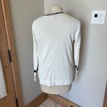 Per Se  White and Gray Crew Neck Sweater with Classic Design Photo 2