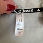 Adidas  Ultimate Running Light Gray Hooded Jacket Size‎ Extra Small EUC Like New Photo 5