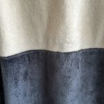 Wall Flower  fleece quarter zip sweatshirt size large cream and gray Photo 6