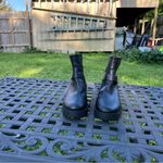 Zodiac Womens Miller Black Leather Lug Sole Ankle Booties Shoes size 9 Photo 2