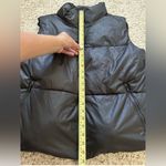 Old Navy Women's Black Sleeveless Winter Zipper Puffer Vest Jacket Size Med Tall Photo 3