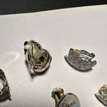 Lot of 4 Women’s Costume Jewelry Clip Photo 3