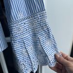 Gap  women’s embroidered top Photo 1