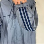 Adidas Vintage Sz Medium Windbreaker Jacket Blue Periwinkle Stripe Sleeves Photo 7