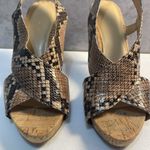 Nine West NINE WEST Snakeskin Cork Bottom 4” Heels Crossover Straps Sandals Classic 8.5M Photo 8