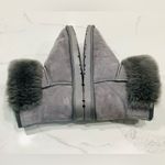 WARM COMFY SHEEPSKIN BOOTIES ⛄️❄️ Gray Size 9 Photo 10