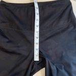 Yogalicious  Black Camo Leggings Size Small EUC Photo 9