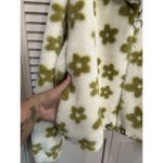 KYOYO Fuzzy Long Sleeve Zip Up Crop Ivory/Green Flowers Jacket Size XL Soft Green Photo 4