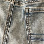 American Eagle Hi Rise Shortie Light Wash Size 6 - Super Super Stretch Photo 3