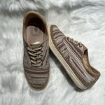 UGG  Australia Eyan Canvas Sneakers Rose 9.5.  B71 Photo 2