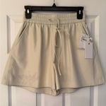 Good American Better Than Leather Drawstring Shorts Women’s Cream Size Small Photo 5