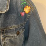 Crest Jeans vintage med wash distressed denim jacket floral embroidery. Size 3X Blue Photo 2