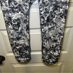 Gap Fit Grey/White Print Pull On Tight Leggings size M Photo 3