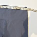 Vuori  Studio Pocket Legging Size S inseam 25 Photo 5