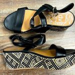 DV by Dolce Vita Black Strappy Boho Platform Open Toed Sandals Size 7 1/2 Photo 0