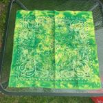 Green & white Tie Photo 4