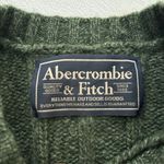 Abercrombie & Fitch  Green Ribbed Knit V Neck Sweater Women’s Medium Photo 2
