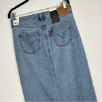 Levi's NWT Levi’s Premium Womens Denim Midi Skirt Sz 27 Light Wash Slit Front Photo 14