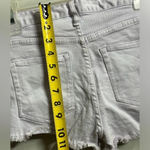 H&M Women Lilac Cut Off Jean Shorts Size 2. Photo 5