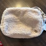 Lululemon WHITE AND GOLD SHERPA BELT BAG NWT Photo 0