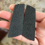 Nickel & Suede Flint Gem Lightweight Leather Earrings Unicorn EUC Black Textured Photo 1