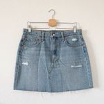 Levi's NEW Levi’s High Rise Iconic Red Tab Distressed Light Wash Denim Mini Skirt Sz 31 Photo 2