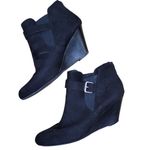 *5/$25 Sale* Report sz 9.5 Black Faux Suede Gussie Wedge Ankle Boot Photo 1