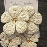 White Raffia Flower Earrings Gold Tone Drop Dangle Statement Lightweight Photo 0
