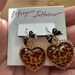 Betsey Johnson  Gold Tone Leopard Heart Drop Earrings Bow Accent NWT Photo 1