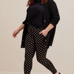 Torrid  Gold Heart Black Full-Length Pocket Leggings - size 1 Photo 6