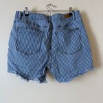 Judy Blue  Light Wash Pinstripes Railroad Shorts Stretchy Raw Hem SZ 2XL Photo 2