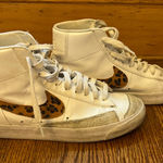 Nike Women’s  Mid 70 Blazer shoe women’s size 8 Photo 0