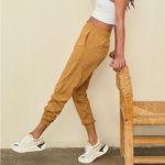 Athleta ‎ Women’s Sz 4 Textured Brooklyn Jogger Casual Travel Pull On Pants Photo 2