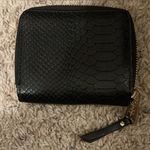 Jessica Simpson - Gold and Black Wallet Photo 3
