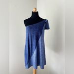 Flagpole Cleo Off Photo 2