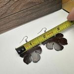 Coconut Shell Hawaiian Tropical Hibiscus Flower Dangle Drop Pierced Earrings Silver Photo 4