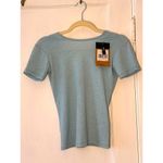 The North Face Womens Lean Strong Rib Tee Shirt Light Blue NWT Size XS Low Back Photo 3