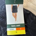 Orvis  Embossed Pull-On Travel Skort Black Rose Embossed Print Size Small Photo 9