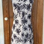 Papillon Blanc Textured Floral Sleeveless Knee Length Career Dress Photo 5